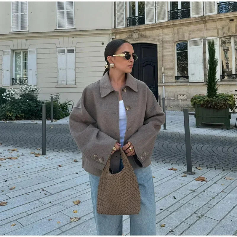 061 - Wolljacke Damen – Elegant & Modern