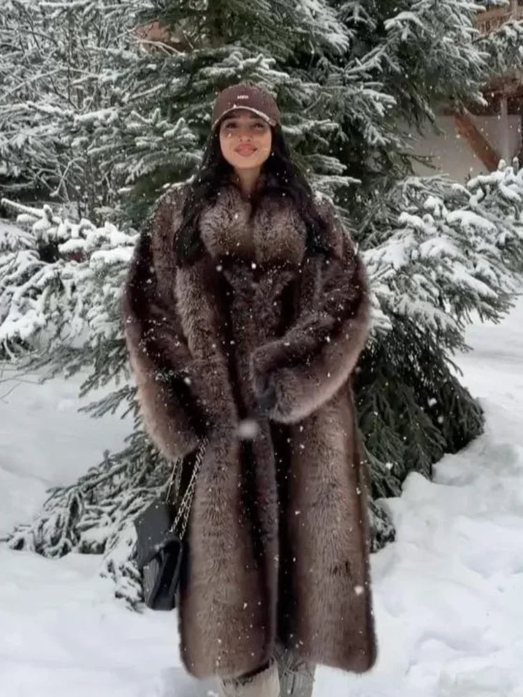 077 - Eleganter Kunstfellmantel – Warm & Zeitlos