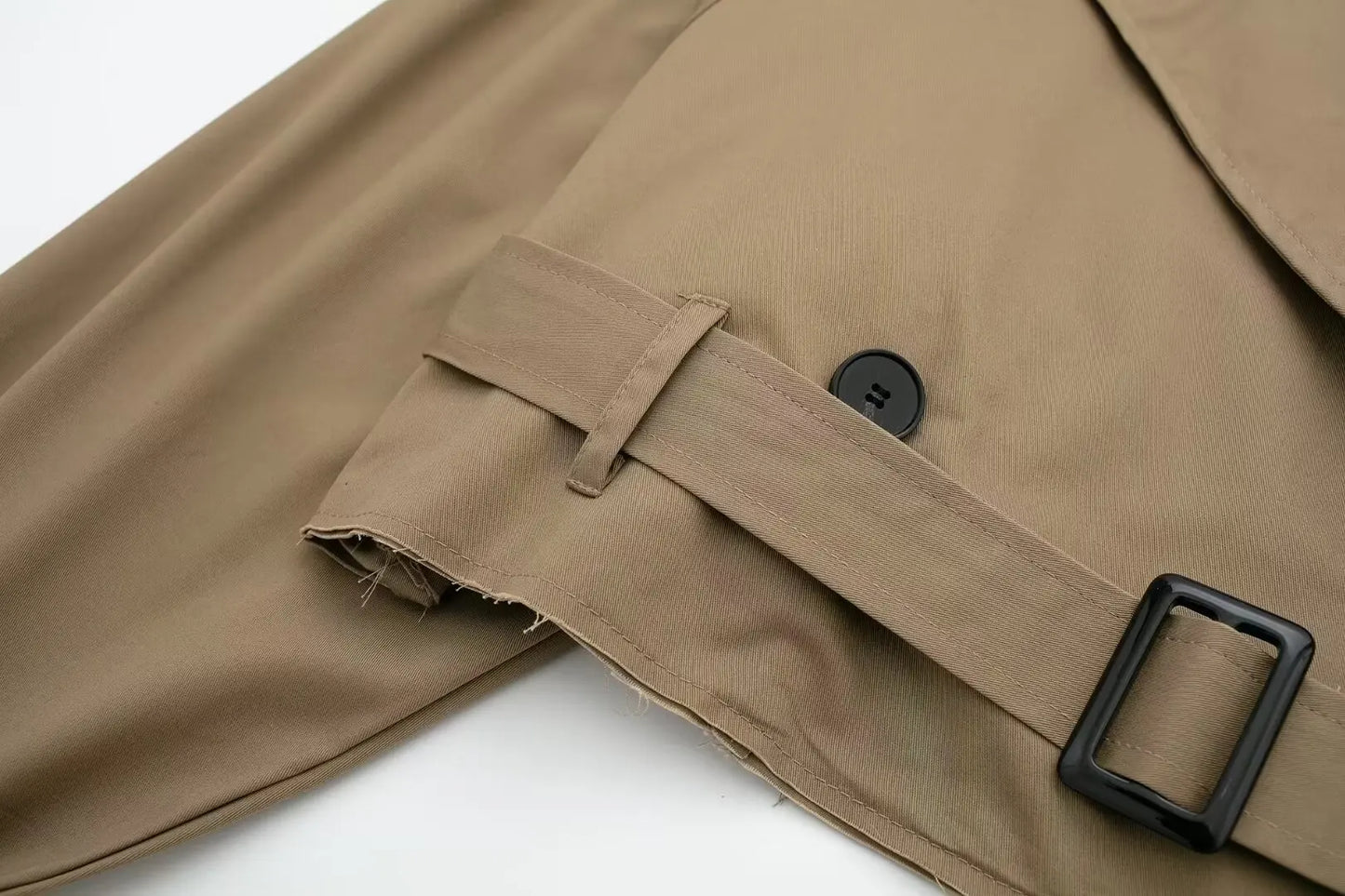 010 - Kurzer Trenchcoat Damen – Modern & Elegant