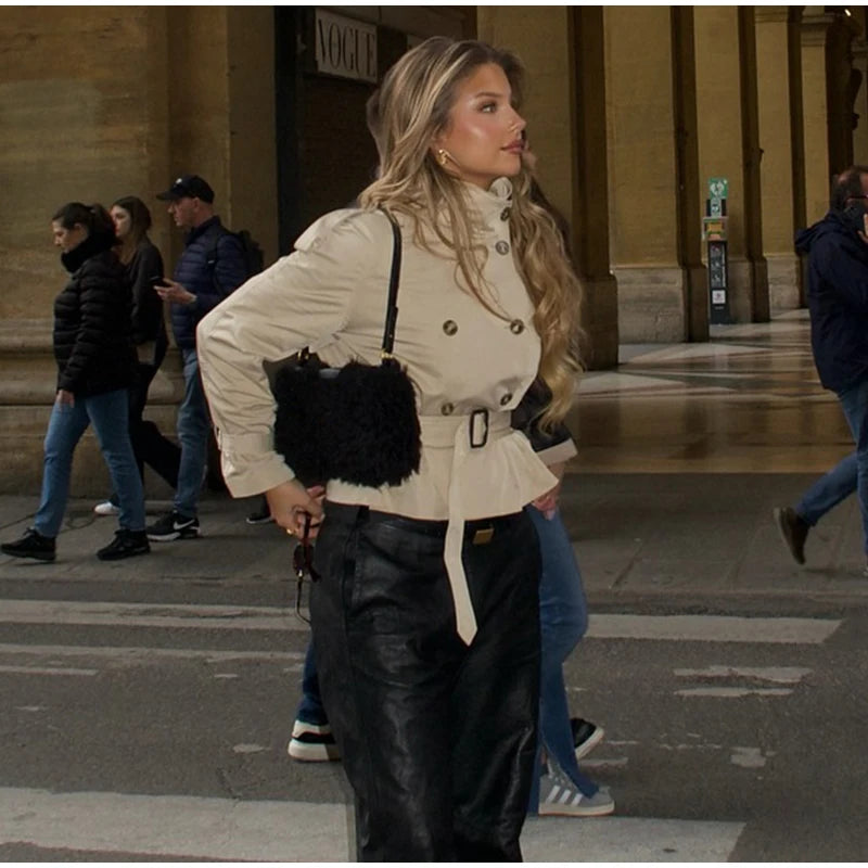 073 - Kurzbluse mit Rüschen & V-Ausschnitt