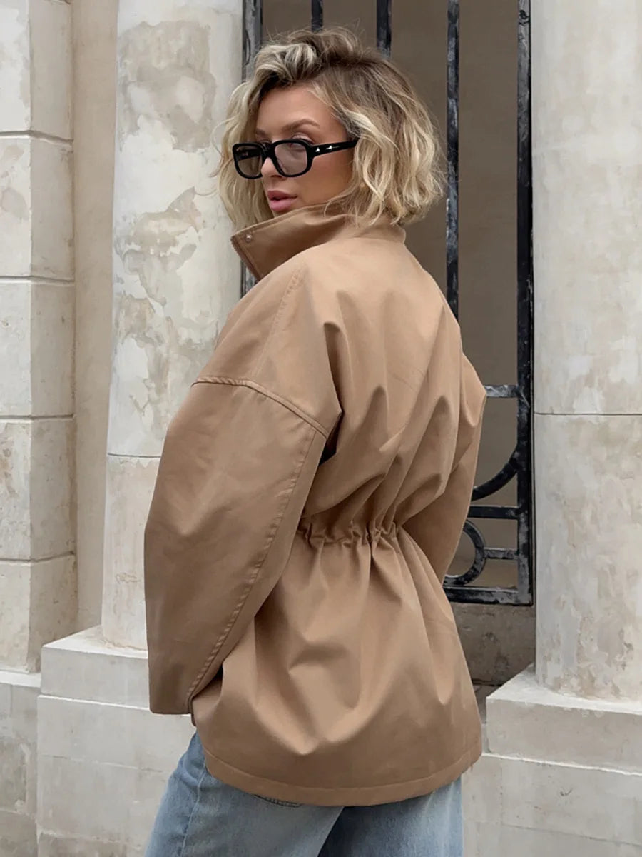 022 - Trenchcoat Damen – Modern & Mit Taille