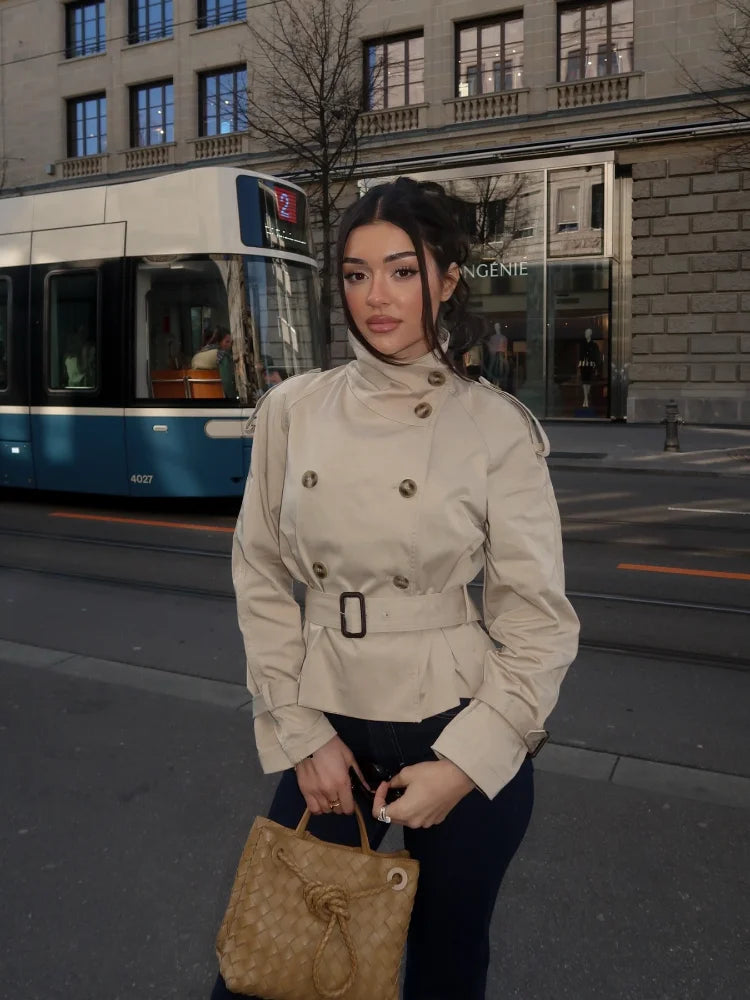 073 - Kurzbluse mit Rüschen & V-Ausschnitt