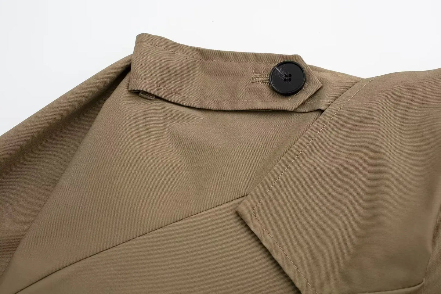 010 - Kurzer Trenchcoat Damen – Modern & Elegant