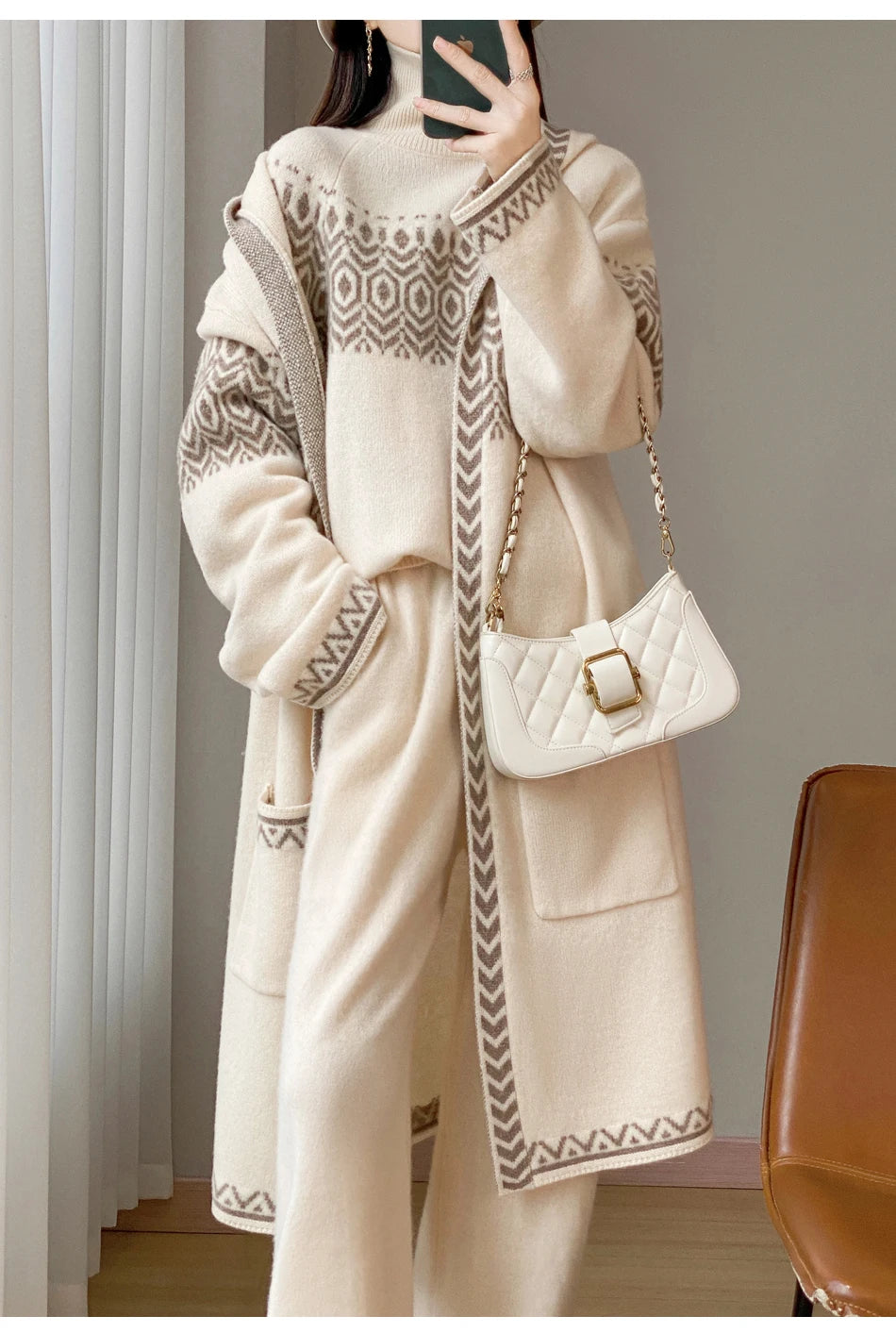 141 - Woll Cardigan Damen Lang Mit Kapuze