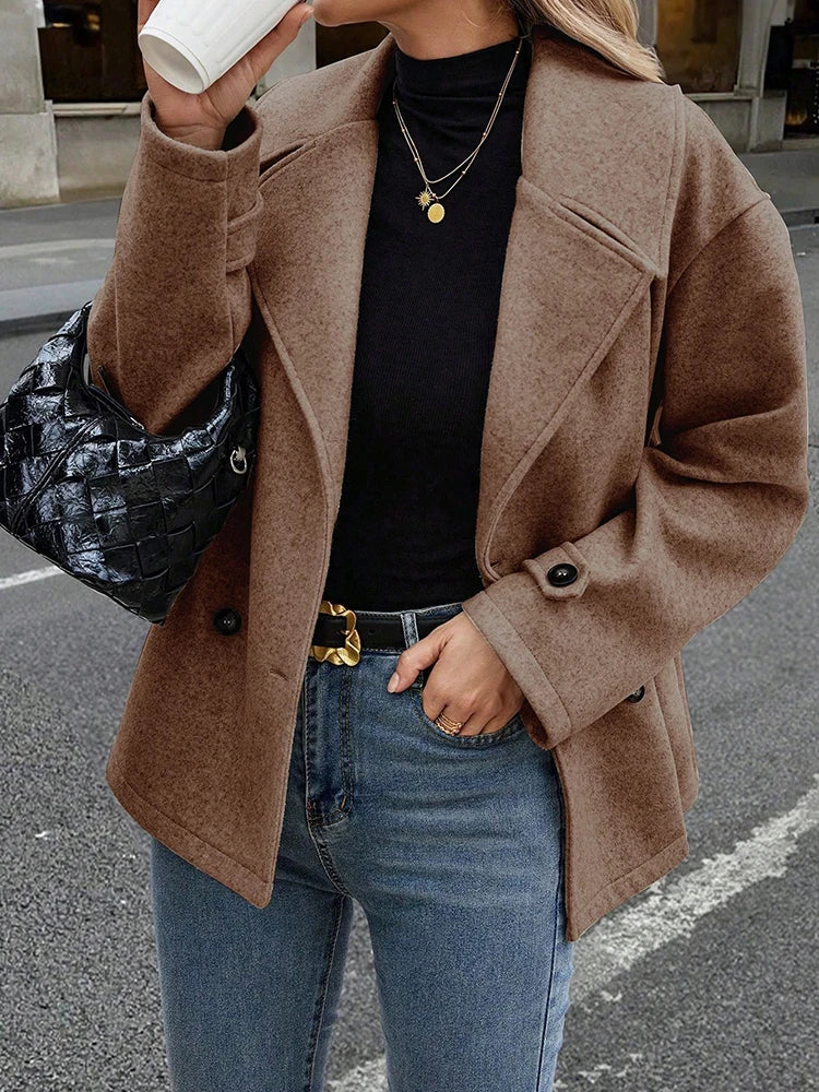 081 - Damen Wollmantel mit großem Kragen – Zweireihig & Elegant