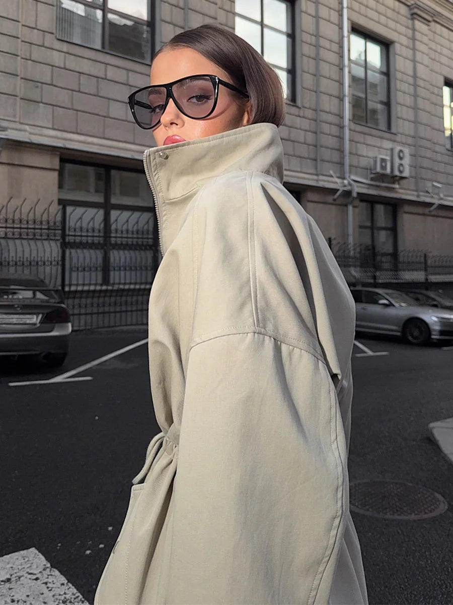 022 - Trenchcoat Damen – Modern & Mit Taille