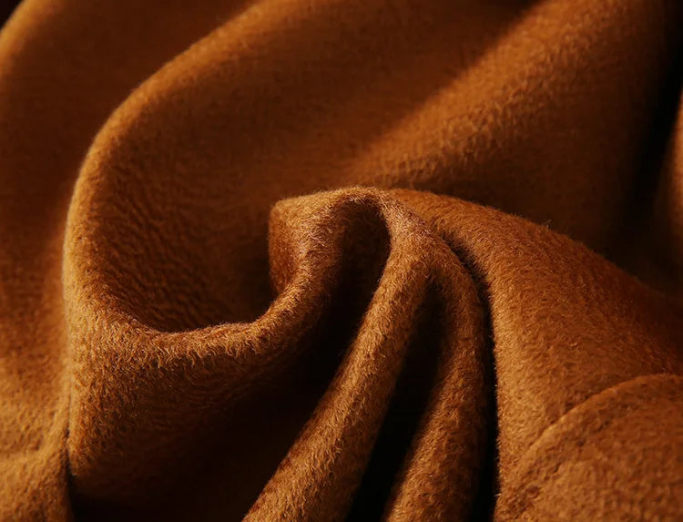 009 - Wollmantel Damen mit Kapuze – Modern & Warm