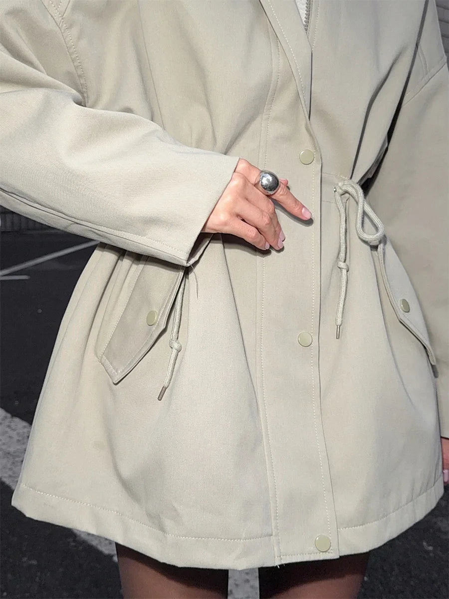 022 - Trenchcoat Damen – Modern & Mit Taille