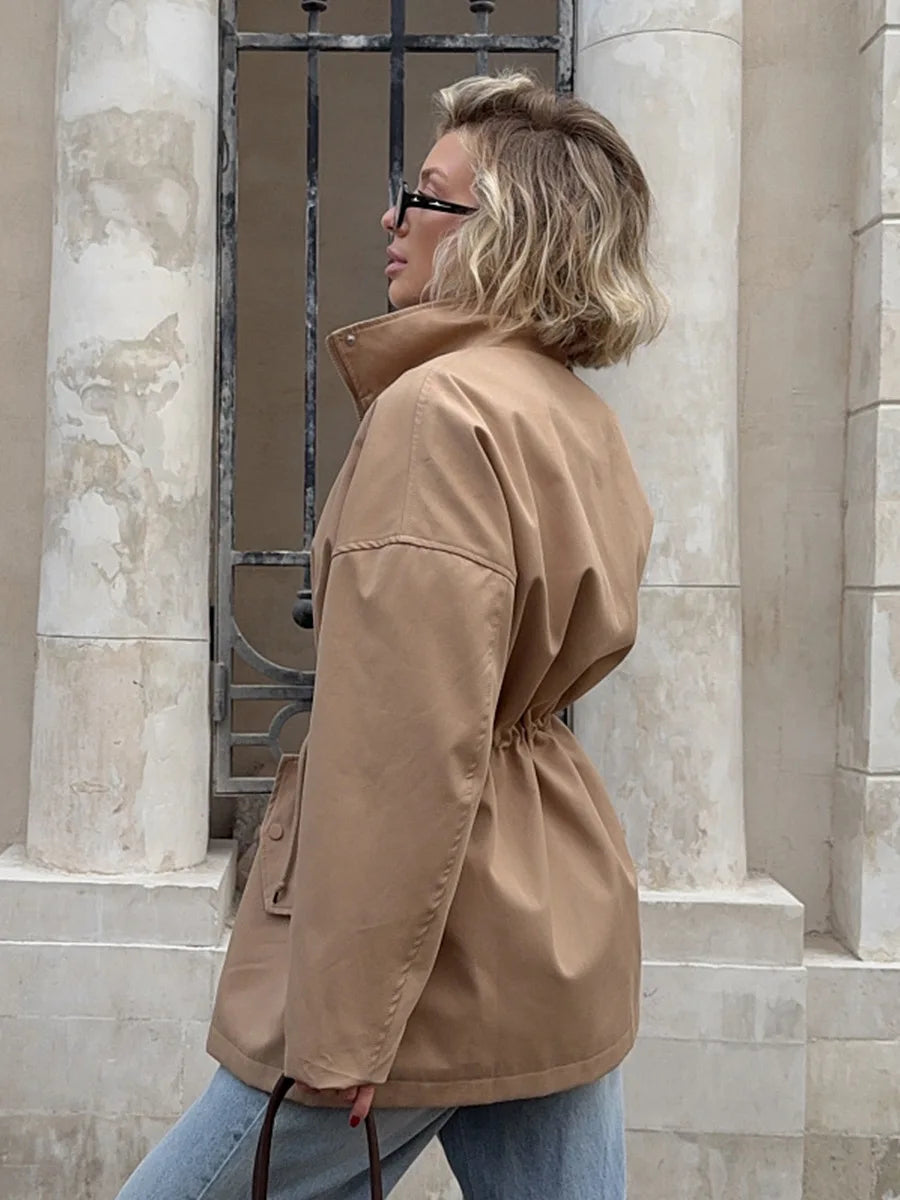 022 - Trenchcoat Damen – Modern & Mit Taille