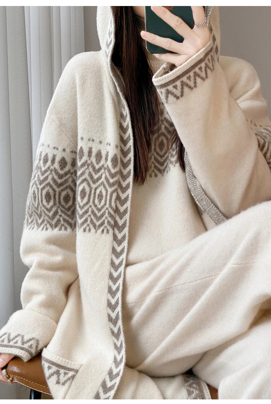 141 - Woll Cardigan Damen Lang Mit Kapuze