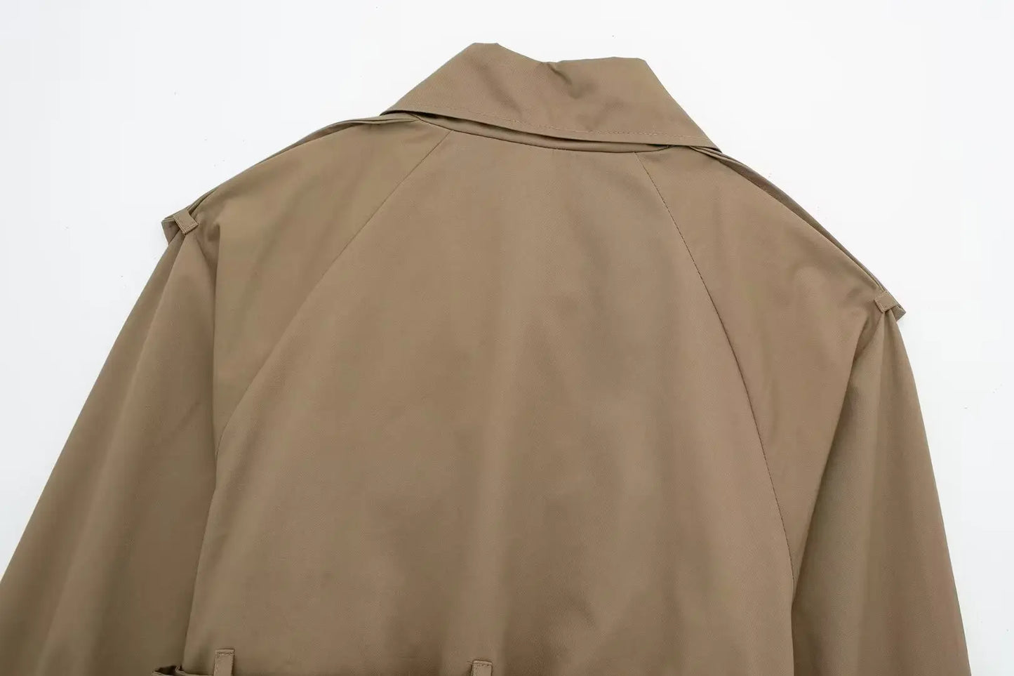 010 - Kurzer Trenchcoat Damen – Modern & Elegant