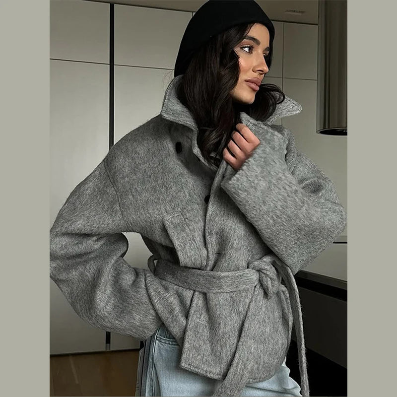 084 - Wollmantel Damen mit Bindegürtel