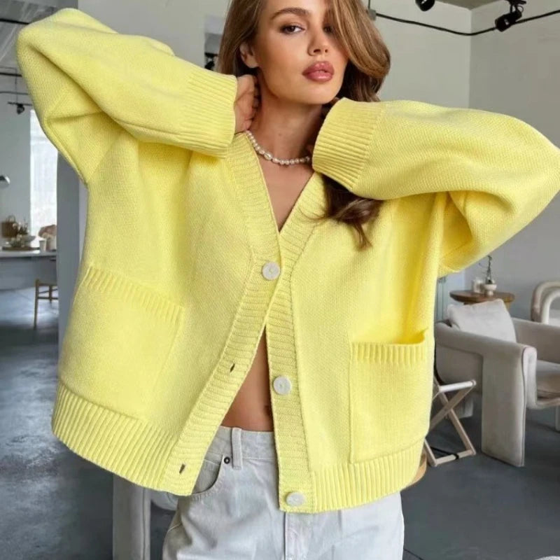 120 - V-Ausschnitt Strickcardigan Damen