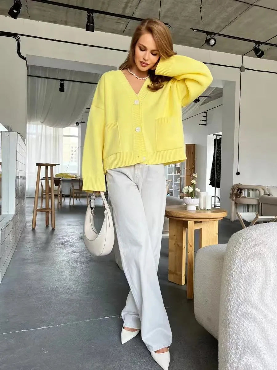 120 - V-Ausschnitt Strickcardigan Damen