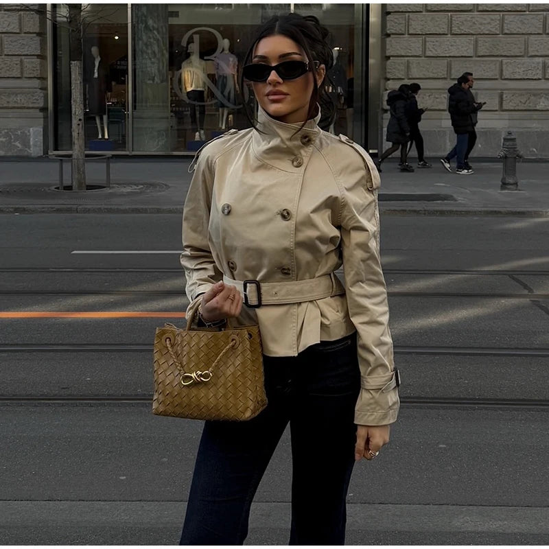 073 - Kurzbluse mit Rüschen & V-Ausschnitt