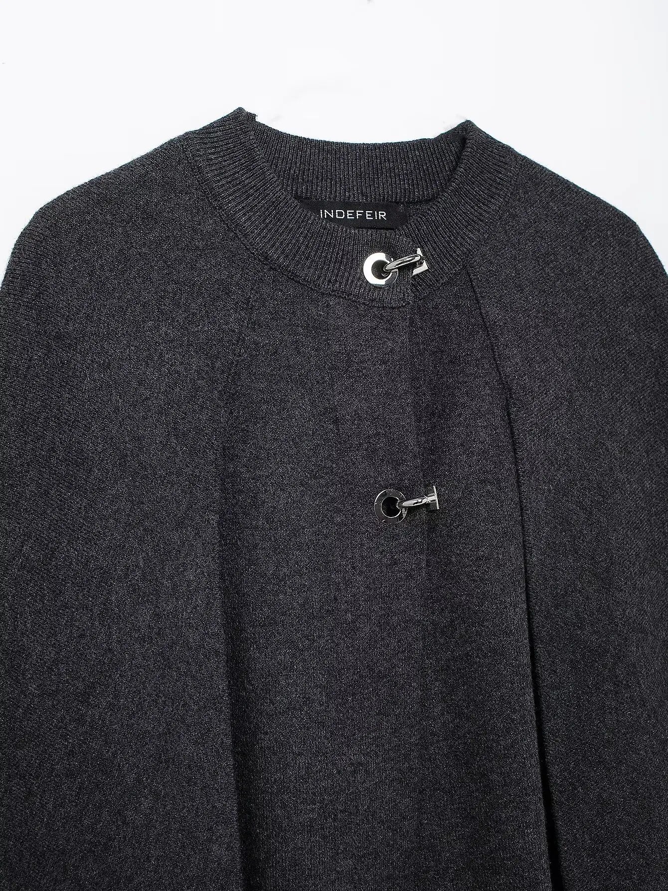 040 - Wollcape Damen – Elegant & Minimalistisch