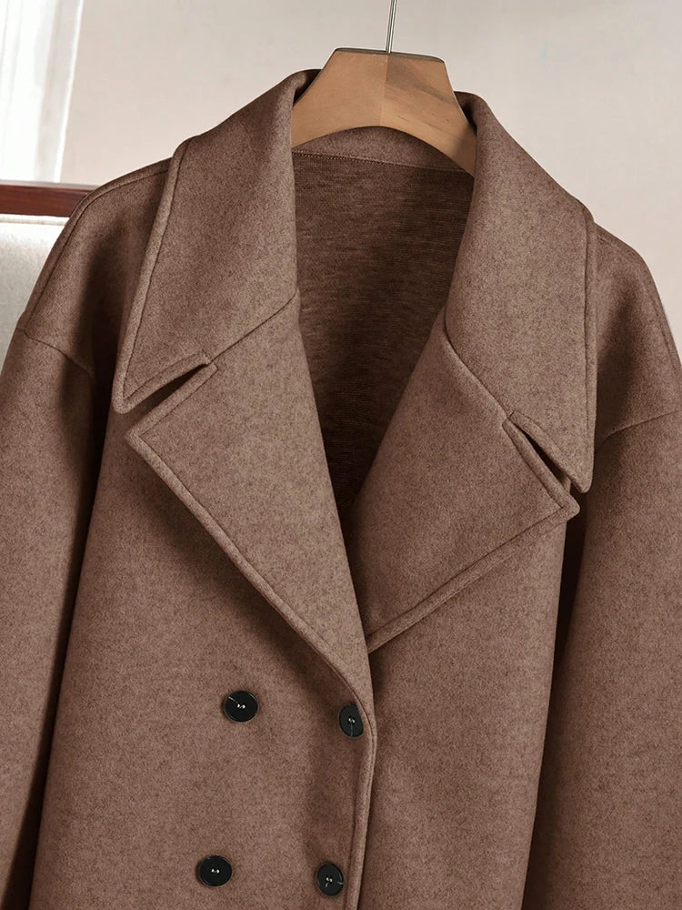 081 - Damen Wollmantel mit großem Kragen – Zweireihig & Elegant