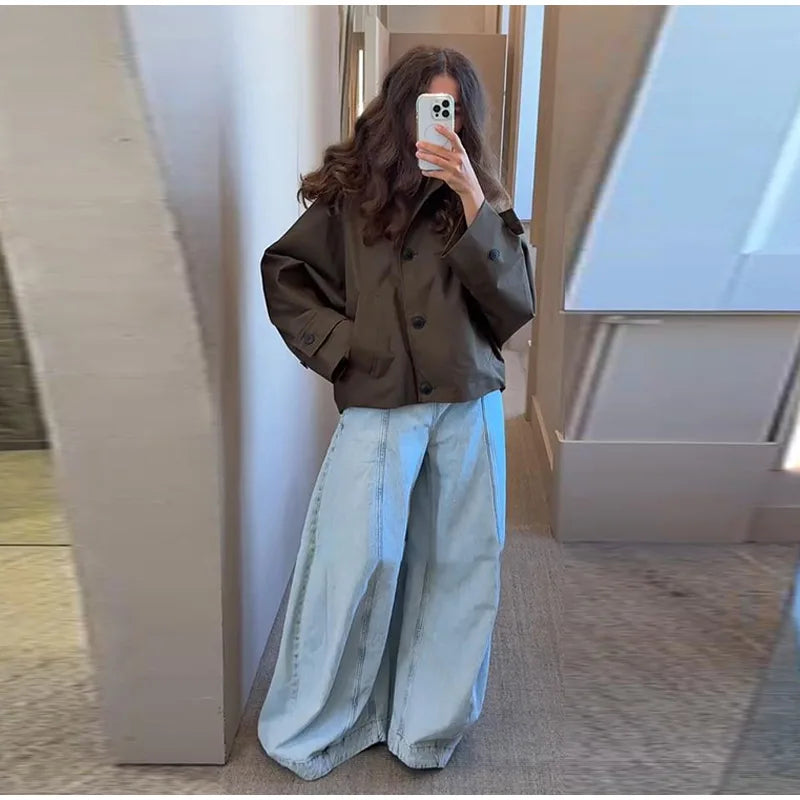 072 - Kurzer Damen-Trenchcoat – Zweireihig & Modern