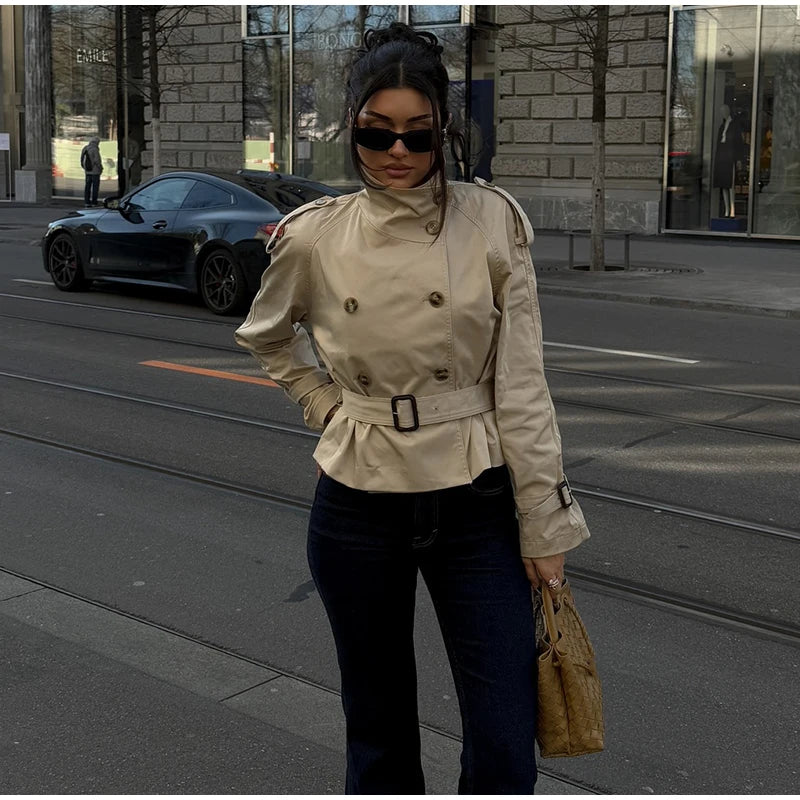 073 - Kurzbluse mit Rüschen & V-Ausschnitt