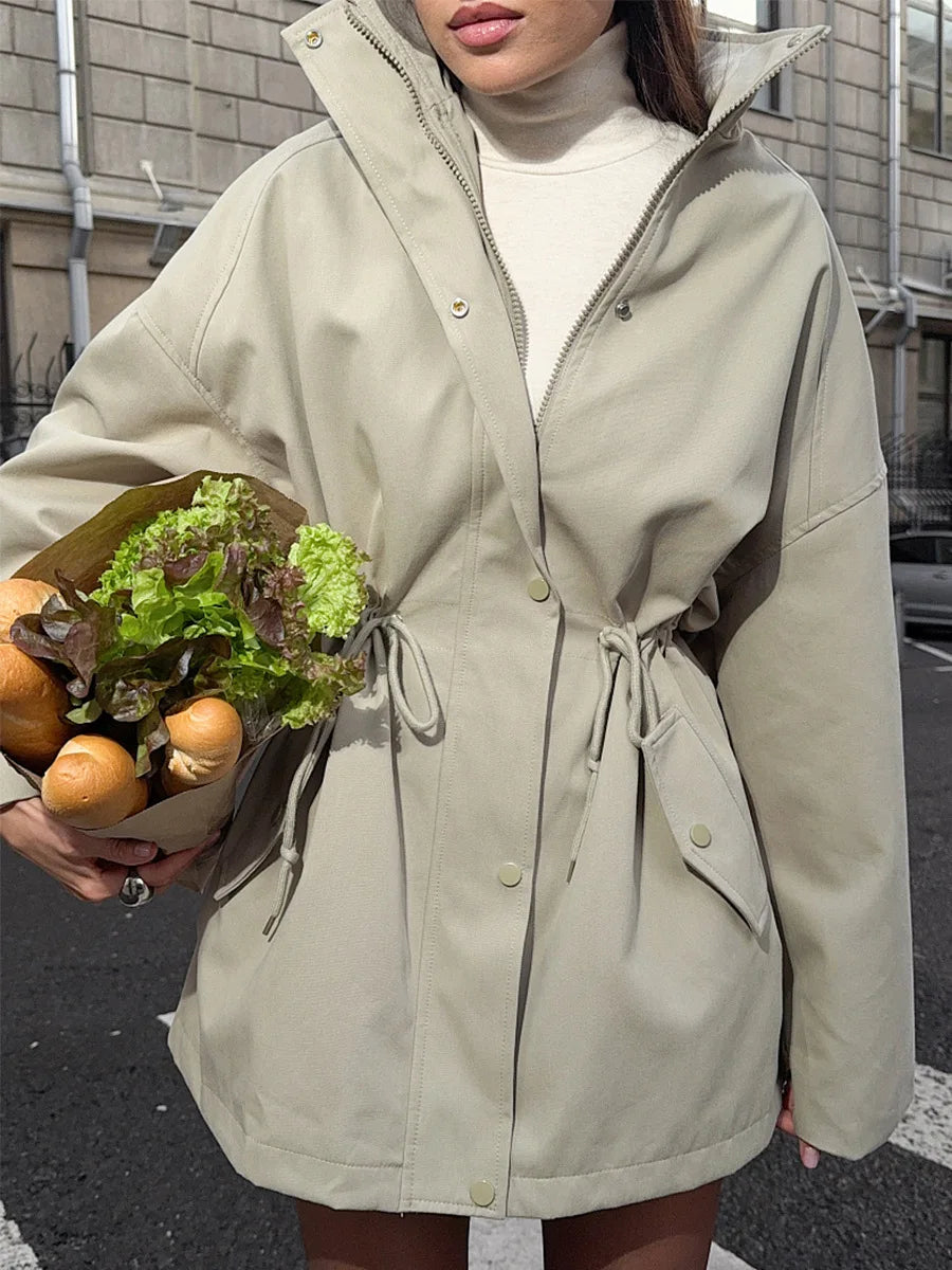 022 - Trenchcoat Damen – Modern & Mit Taille