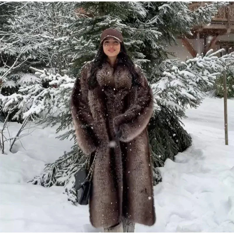 077 - Eleganter Kunstfellmantel – Warm & Zeitlos