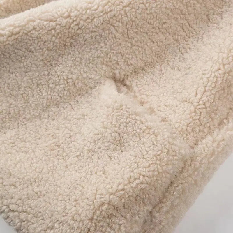 032 - Teddy Mantel Damen – Warm & Elegant