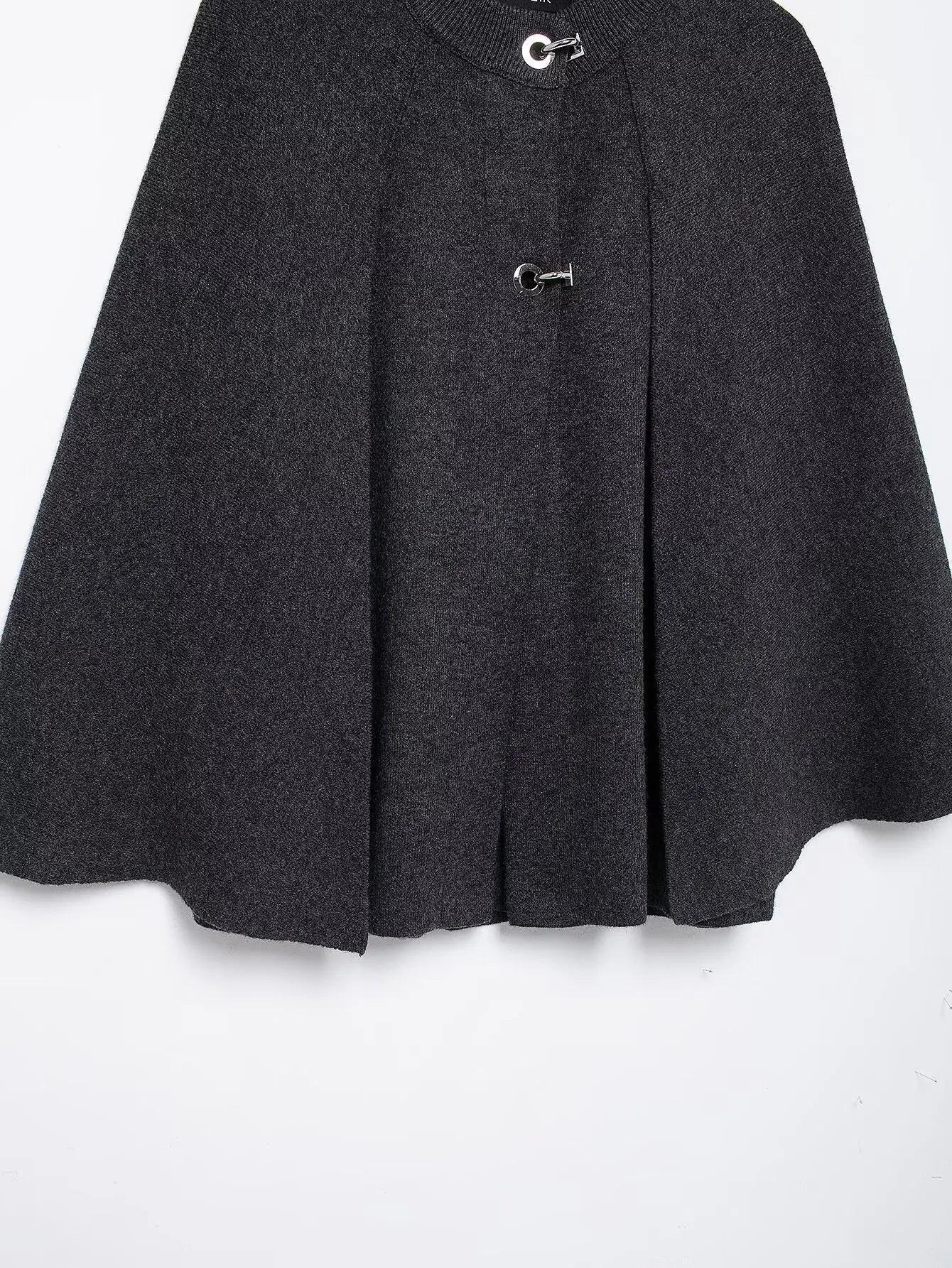 040 - Wollcape Damen – Elegant & Minimalistisch