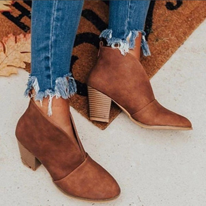 1004 - Damen Chelsea Boots mit Blockabsatz & Slip-On Design