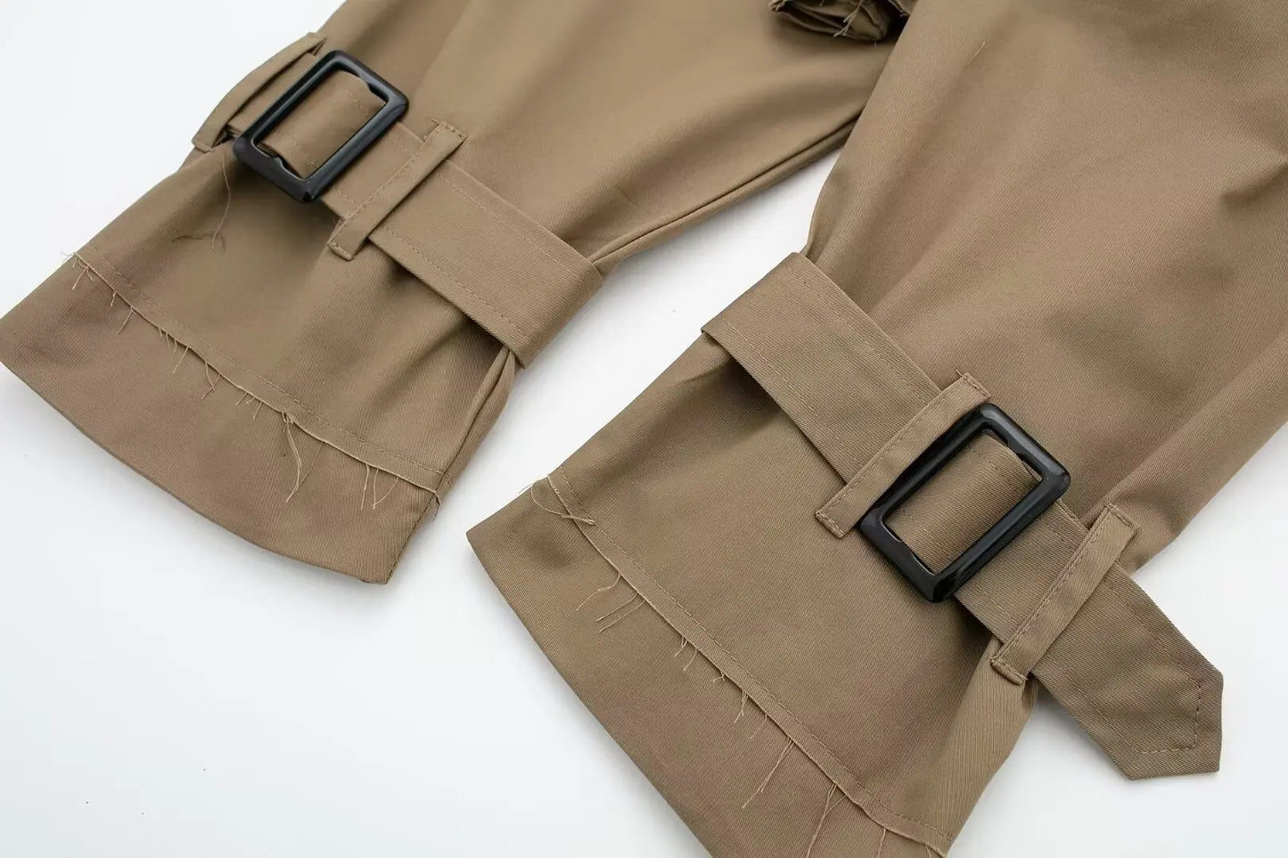 010 - Kurzer Trenchcoat Damen – Modern & Elegant