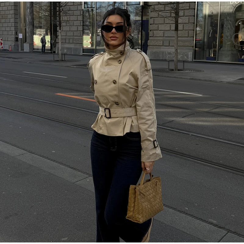 073 - Kurzbluse mit Rüschen & V-Ausschnitt