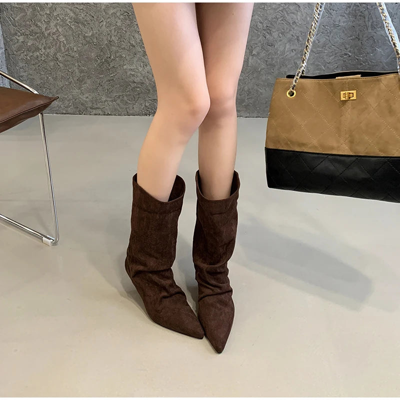 1003 - Damen Slouch Boots mit Keilabsatz & Weitem Schaft