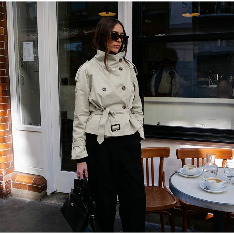 073 - Kurzbluse mit Rüschen & V-Ausschnitt